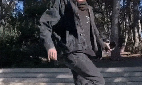 Video: "Thánh quẩy" vô tư nhảy múa trong mọi nghịch cảnh