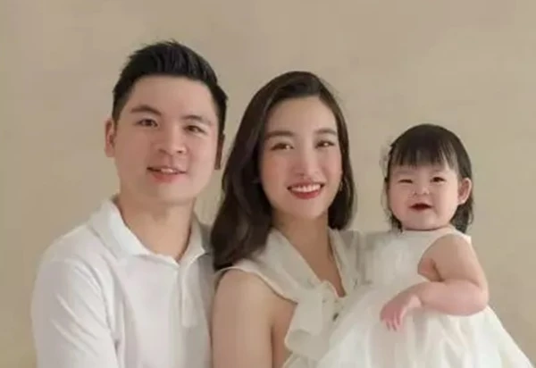 Mỹ nhân Việt “đẻ thuê”, con giống cha y hệt