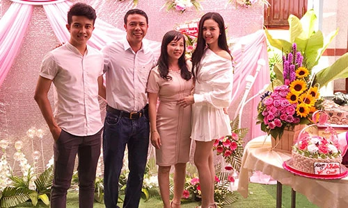 Thúy An được chào đón ở quê sau khi giành ngôi á hậu