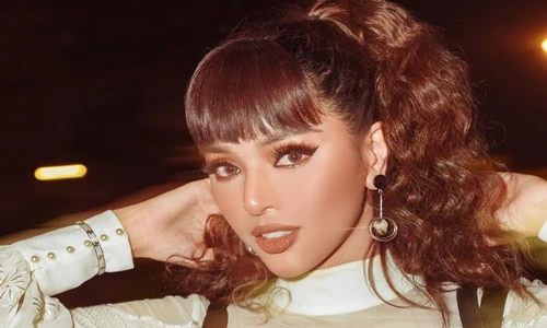 Đường tình lận đận của siêu mẫu Khả Trang bị bạo hành dã man