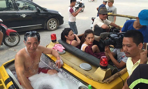 Ảnh độc hậu trường hài Tết 2016 "Đại gia chân đất 6"