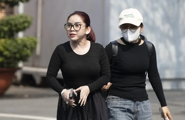 NSND Việt Anh, Bình Tinh và dàn sao tiễn biệt diễn viên Quý Bình