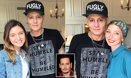 “Cướp biển” Johnny Depp xuất hiện già nua bên fans