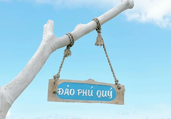 Theo chân cô gái Hải Phòng rong ruổi Phú Quý