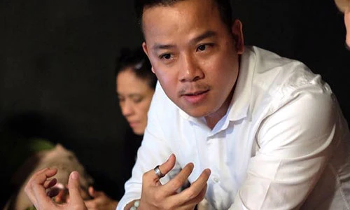 Chân dung đạo diễn thực hiện “Hậu duệ mặt trời” phiên bản Việt 