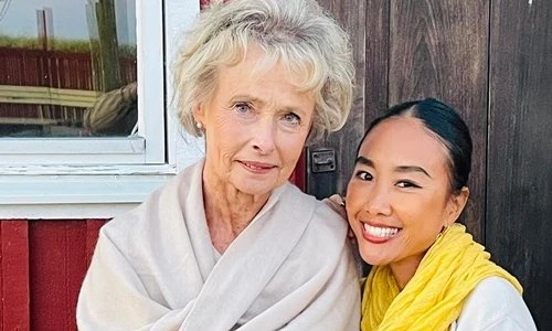 Chân dung mẹ chồng ngoại quốc 80 tuổi của Đoan Trang