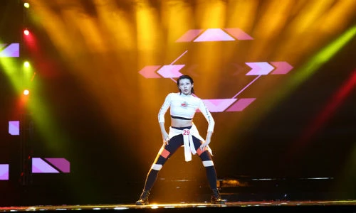 Tân hoa hậu Hoàn vũ Trung Quốc kém sắc đến khó tin