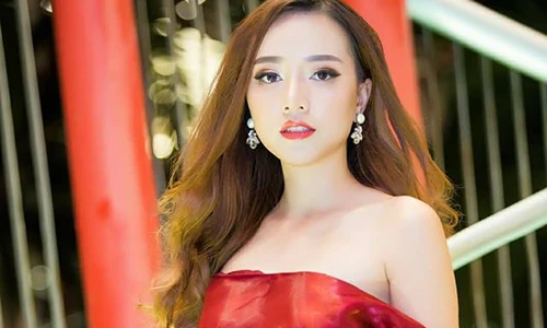 Mê mẩn đường cong của Băng Di - “vợ ba Bá Kiến“