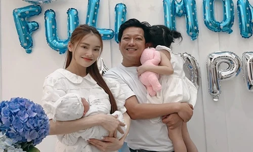 Nhã Phương - Trường Giang tổ chức tiệc đầy tháng cho con trai