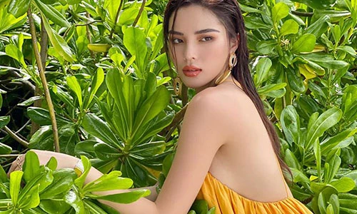 Hoa hậu Kỳ Duyên khoe body nóng bỏng: Em đẹp... có quyền?