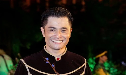 NTK Nhật Dũng qua đời vì bệnh lạ: Từng bán vé số, được sao Việt yêu mến