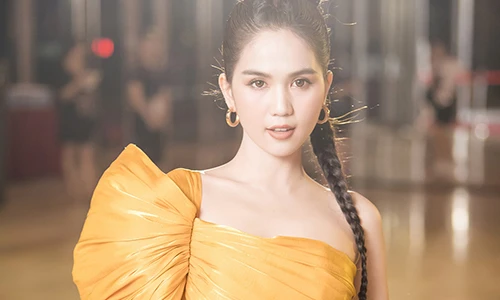 Ngọc Trinh kỷ niệm 2 năm hẹn hò, vẫn quyết giấu mặt bạn trai