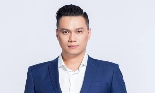 Việt Anh tài giỏi sao được xét tặng danh hiệu Nghệ sĩ Ưu tú?