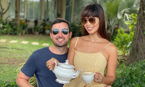 Kết hôn 4 năm, Hà Anh và chồng Tây vẫn yêu nhau say đắm