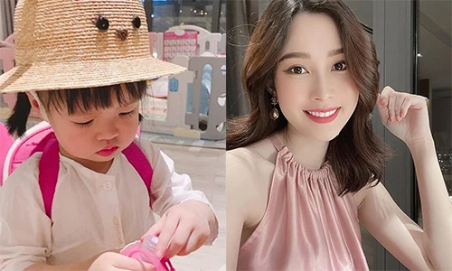 Thu Thảo khoe con gái 2 tuổi rửa tay phòng chống dịch Covid-19