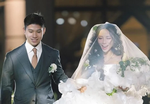 Đám cưới độc đáo, mang phong cách xa hoa gây sốt