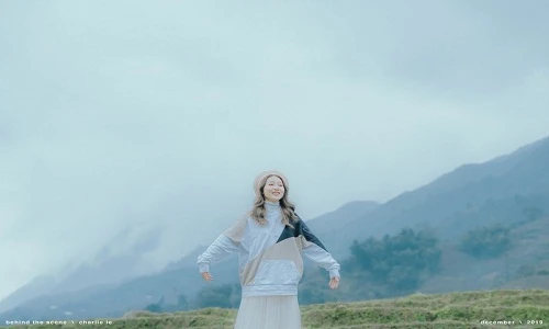 Khả Ngân khoe trọn nhan sắc đẹp miễn chê giữa cái lạnh ở Sapa