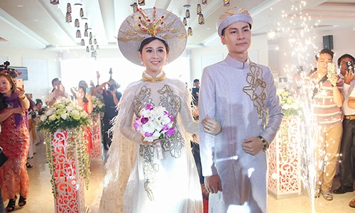 Hot Face sao Việt 24h: Lâm Khánh Chi chia sẻ điều gì sau đám cưới?