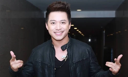 Soi sự nghiệp của Tuấn Hưng trước khi làm show ở ban công