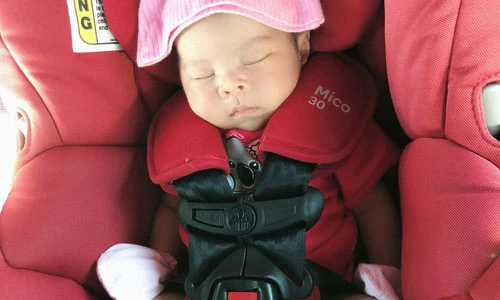 Ngắm con gái chưa đầy tháng tuổi đáng yêu của “búp bê” Thanh Thảo