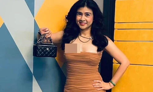 Kim Thư khoe vóc dáng gợi cảm với vòng ba trên 1m