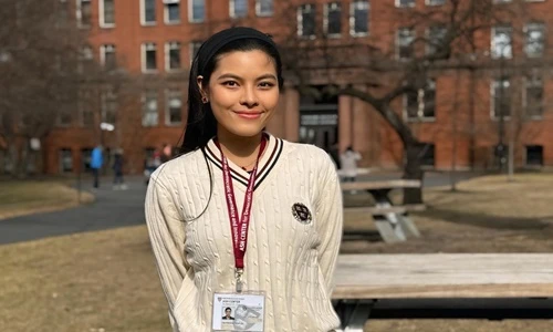 Á hậu Phương Thảo nói gì khi bị tố mập mờ chuyện học Harvard?