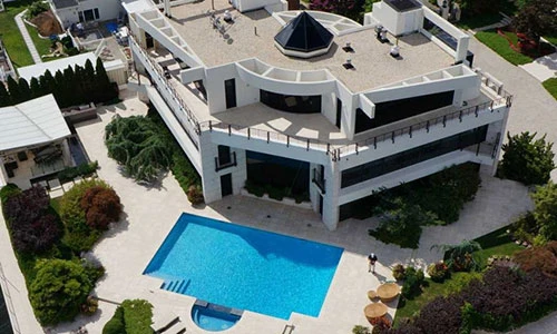 Biệt thự đẹp như mơ giảm nửa giá vẫn không ai dám mua