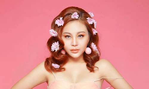 Hot Face sao Việt 24h: U50, Lê Giang vẫn mặc táo bạo