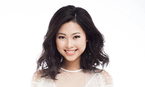 Đường cong gây mê của bản sao Hà Tăng thi Hoa hậu Hoàn vũ VN