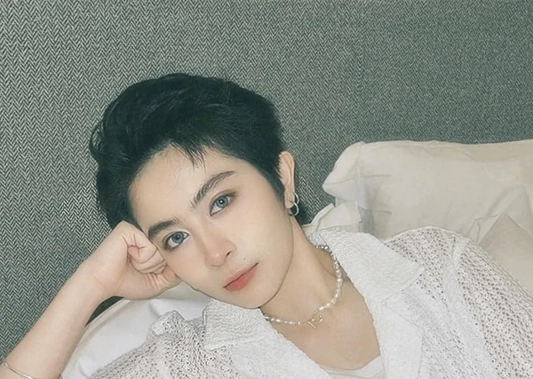 Thói quen trước khi ăn sáng giúp Gil Lê có làn da mịn màng