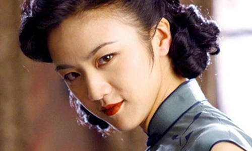 Bị phong sát vì cảnh nóng gây sốc, Thang Duy giờ ra sao?