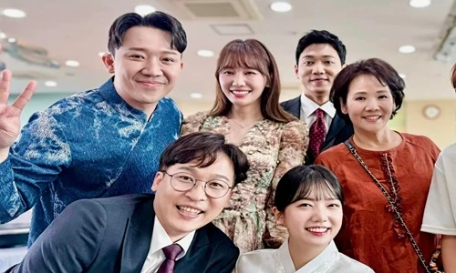 Trấn Thành dự đám cưới em vợ ở Hàn Quốc