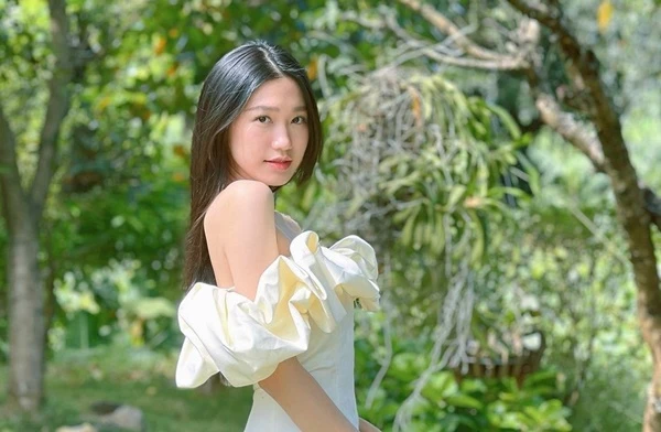 Vẻ đẹp ngọt ngào của dàn WAGs CLB Hà Nội