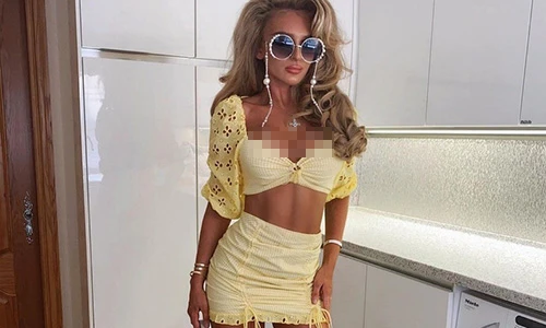 Nhan sắc cô gái được ví như búp bê Barbie đời thực