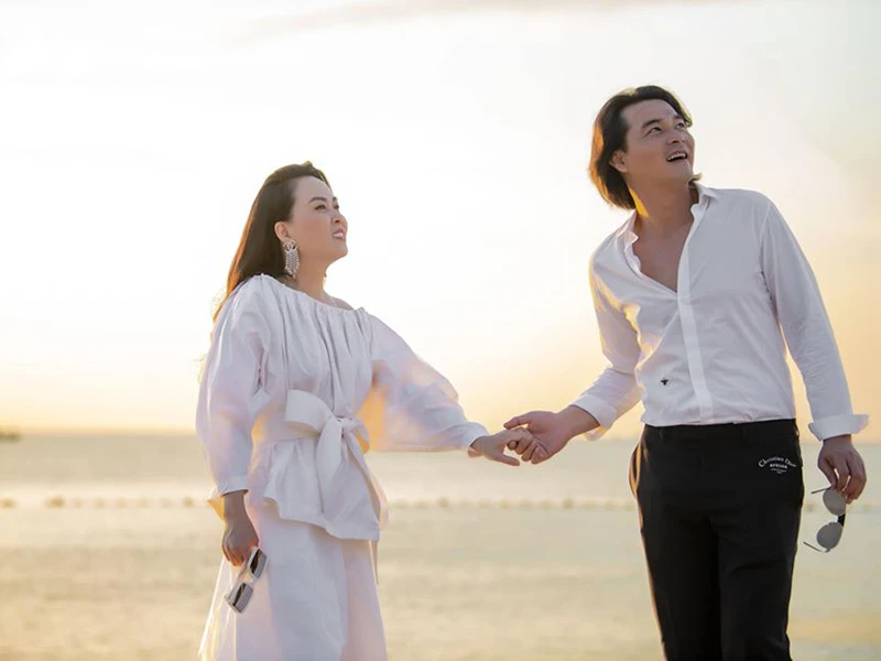 Quách Ngọc Ngoan yêu chiều vợ đại gia hơn 9 tuổi ra sao?