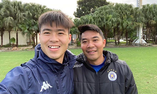 Dàn cầu thủ khoe ảnh check-in hết Tết, quay trở lại hội quân