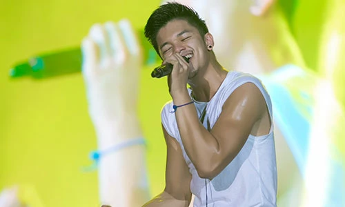 Trọng Hiếu khuấy động sân khấu Lễ hội Âm nhạc ĐNA