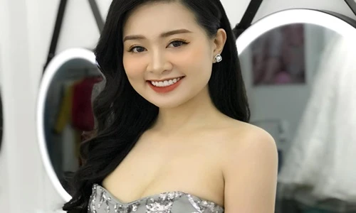 Nữ giảng viên xứ Nghệ làm mẹ 2 con vẫn xinh đẹp nõn nà