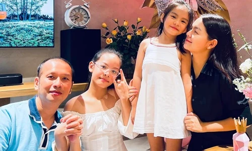 Phạm Quỳnh Anh hội ngộ chồng cũ dù có người mới