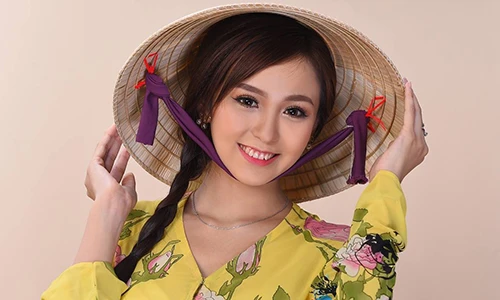 Cận cảnh nhan sắc xinh đẹp của Hoa khôi Nam Bộ 2017