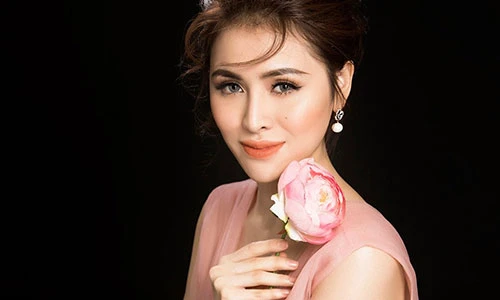 Chân dung người đẹp ngầm tố HH Kỳ Duyên là người thứ 3