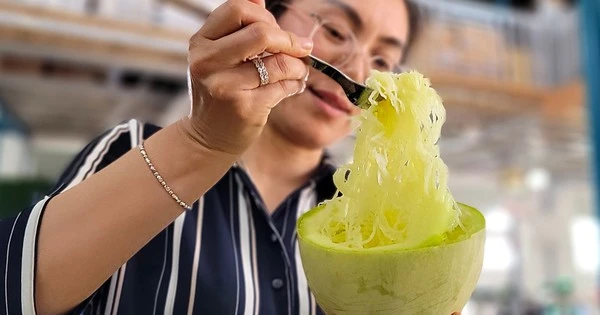 Quả bí sợi mì độc lạ ở Đà Lạt, trồng không đủ bán