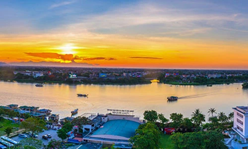 Những khoảnh khắc đẹp lạ về Huế từ trên cao