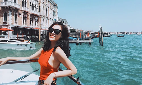 Hoa hậu Kỳ Duyên hào hứng khám phá Venice