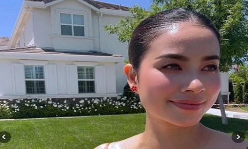 Phạm Hương khoe hoa nở rộ trước biệt thự ở Mỹ, cuộc sống thảnh thơi