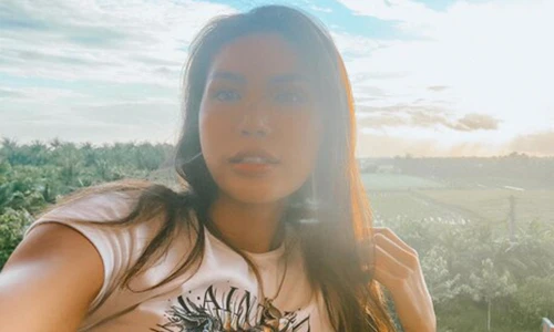 Minh Tú tung bộ ảnh ở khu cách ly đẹp như đi nghỉ dưỡng