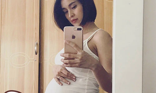 Hot Face sao Việt 24h: Tú Vi khoe bụng bầu sắp sinh