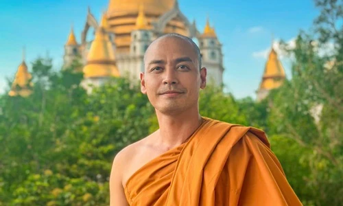 MC Phan Anh xuống tóc xuất gia gieo duyên