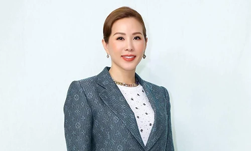 Quá khứ vất vả, chông gai của Hoa hậu Thu Hoài kiếm 10 tỷ/tháng