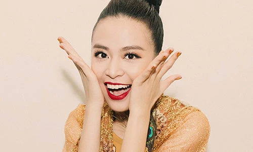 Hoàng Thùy Linh nhí nhảnh ở hậu trường The Remix 2016